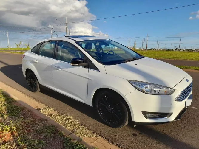 Ford Focus Fastback Tit./t.plus 2.0 Flex Aut. 2017