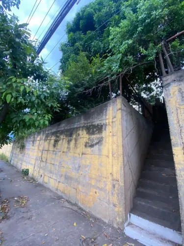 Terreno a venda, ótimo para quem quer construir um ponto comercial