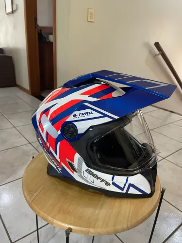 Capacete Bieffe B-TRAIL 58, praticamente novo motivo da venda pq ficou apertado
