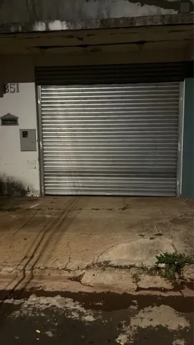 Porta automática a negociar 