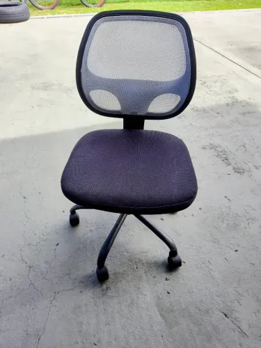 cadeira de tecido preta