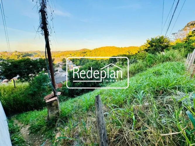 Terreno em Declive com Vista Deslumbrante no Cajueiro - Barra Mansa