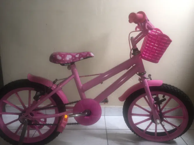 Bicicleta infantil seminova pronta para uso bicicleta em boas condições para menina 
