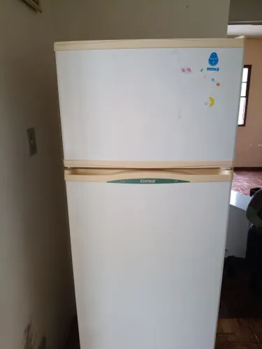 Vende-se geladeira Consul