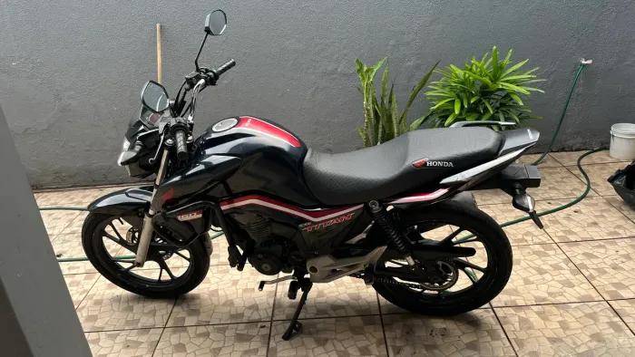 Vendo titan 160 2021