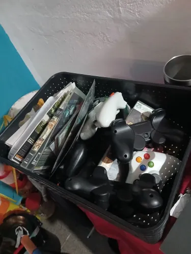 Xbox 360, com dois controles fica 800