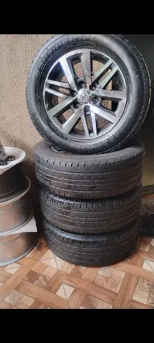 Roda 18 Hilux pneus continental 70% 