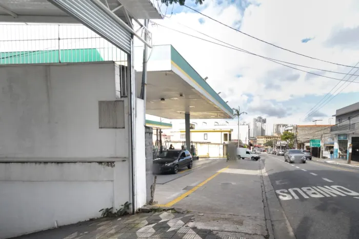 Prédio comercial na Avenida Vila Ema, 295 420 m²