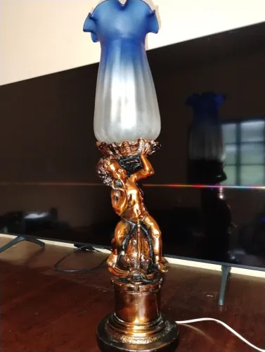 Abajur vintage em Petit bronze linda