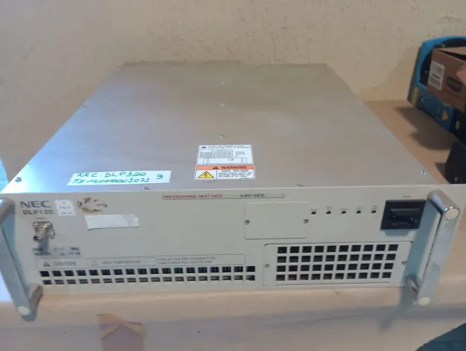 NEC DLP120, um módulo Amplificador de Potência (