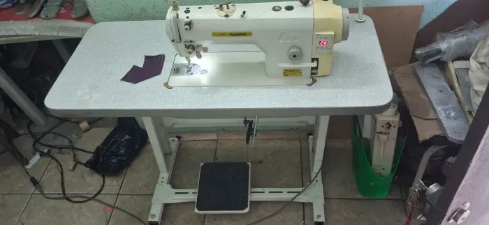 Hehe psiu vendo uma máquina reta direct drive semi nova 