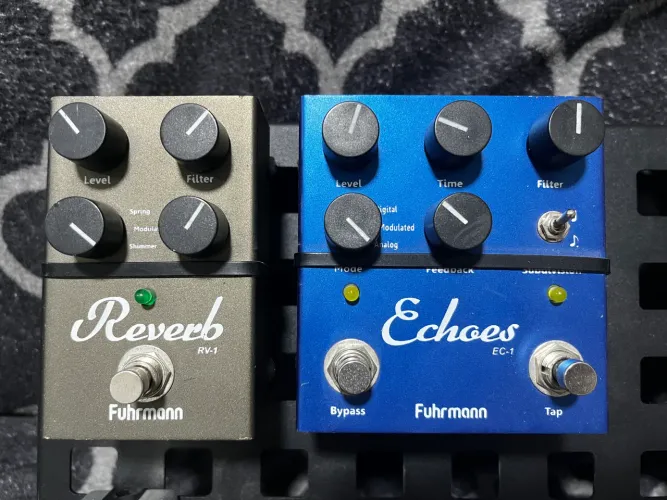 Pedal de delay e reverb furhman