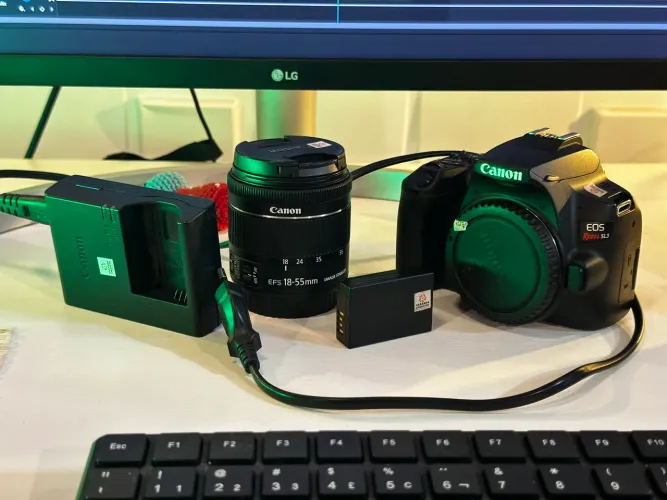Canon Sl3 com lente