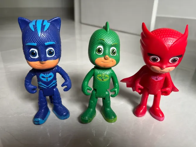 Trio pi masks brinquedos 3 por 40 reais .