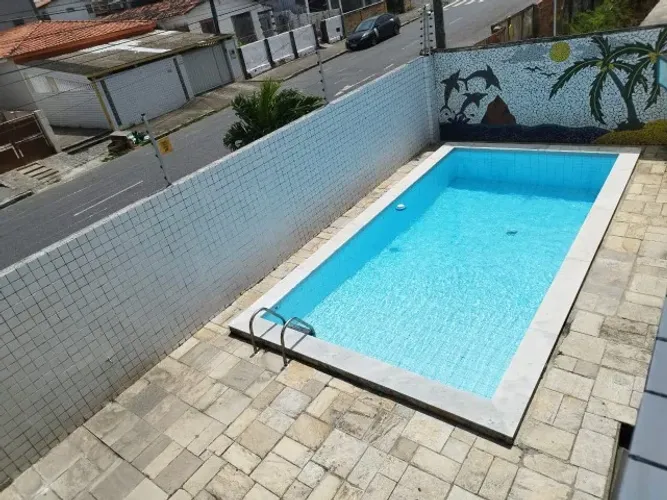 Apartamento na Torre com 3 quartos, sendo 2 suíte e com varanda.