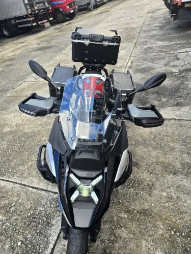 BMW R1300 triple Black - dispenso curiosos e revendedores.