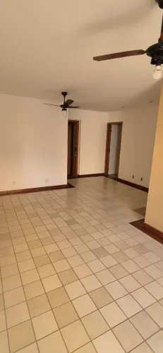 Alugo apartamento de 2 quartos em Jardim da Penha