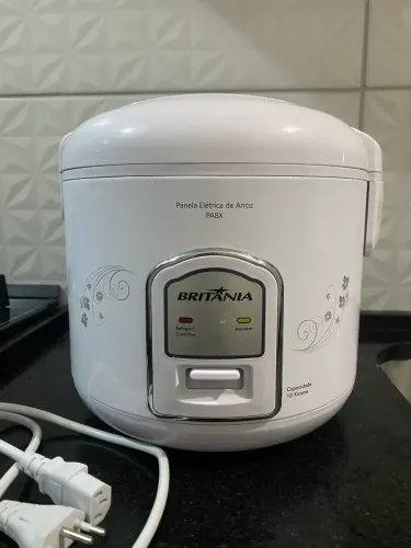 Panela elétrica Britânia PA8X 10 xícaras