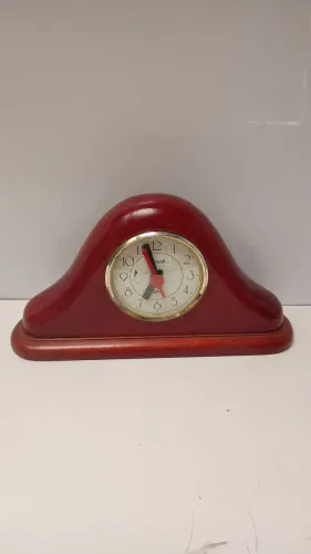 relógio de mesa estilo "mantel" com um design clássico - de madeira 24 x13 cm