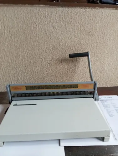 Encadernadora Excêntrix plaspiral A4 toda em aço reforçado 