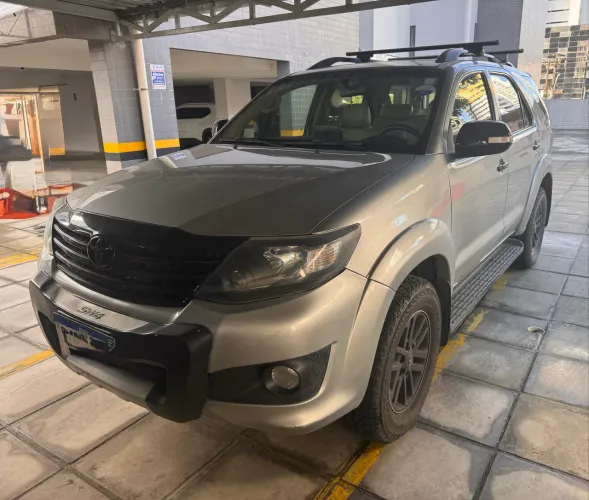 Toyota Hilux SW4 SR 4X2 2.7/ 2.7 Flex 16V Aut. 2015