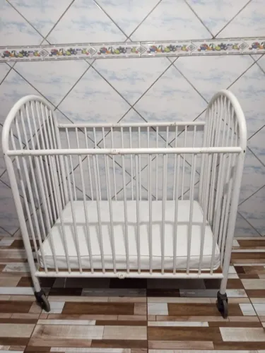 Berço com colchão