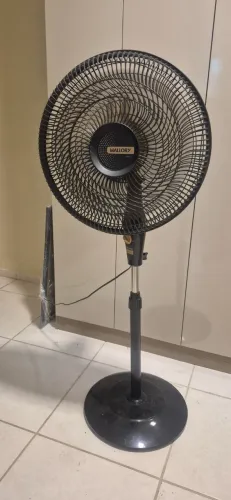 Ventilador de Pé Malory