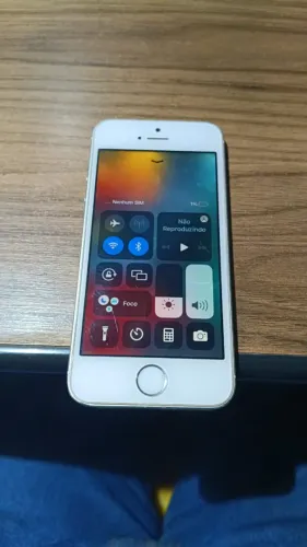 Iphone SE prata 64GB - entrego grátis