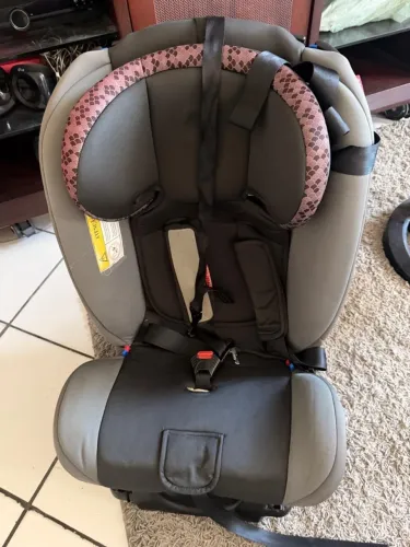 Cadeirinha Fisher-Price ISOFIX 0-36 kg - Ótimo Estado