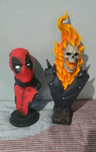 Kit 2 busto motoqueiro fantasma e Deadpool 