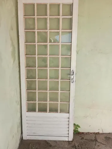 Vende porta com vidro