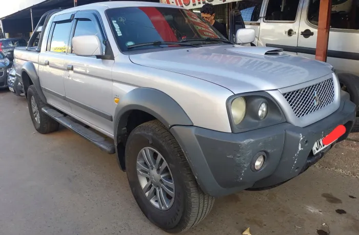 Mitsubishi L200 Outdoor GLS 2.5 4X4 CD TDI Diesel 2010