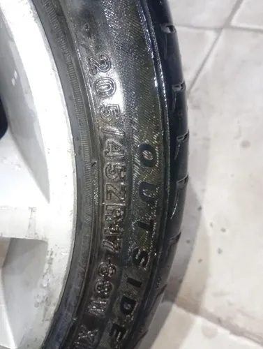 Pneu aro 17 205 45
