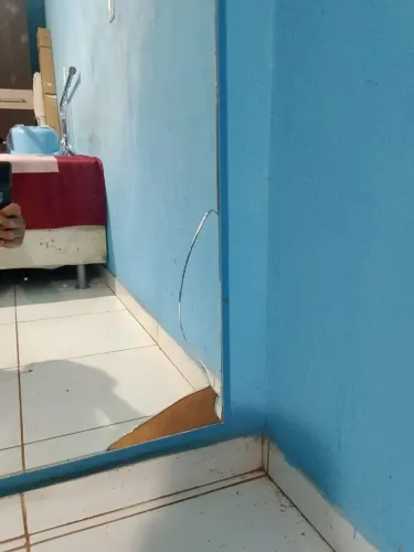 Espelho com moldura