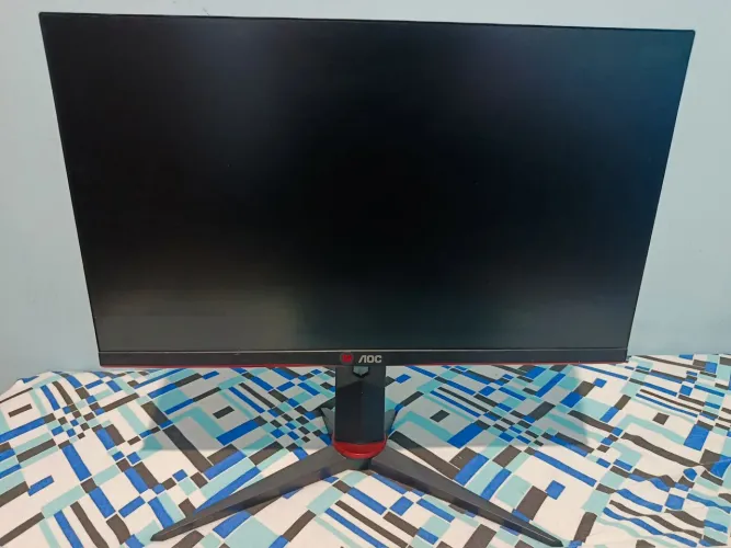 Monitor AOC 24? IPS 144Hz com Tela Quebrada - Para Peças ou Reparo