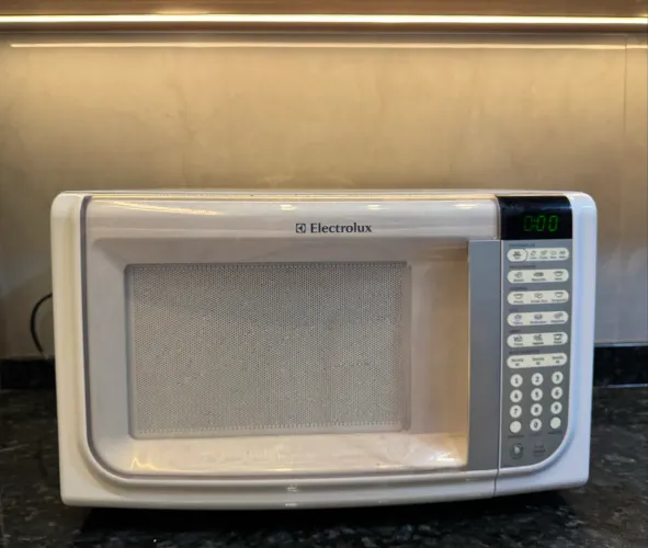 Micro-ondas Electrolux 31L - Funcionando Perfeitamente