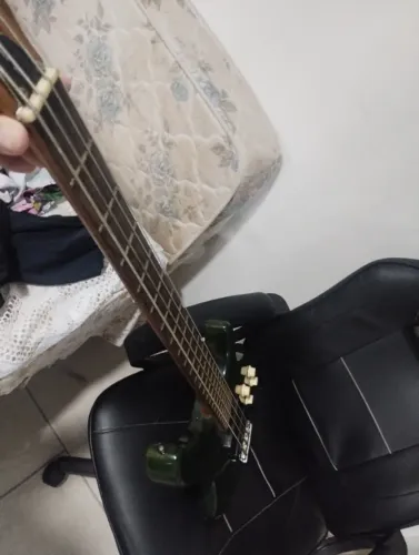 Contra baixo Washburn XB-400