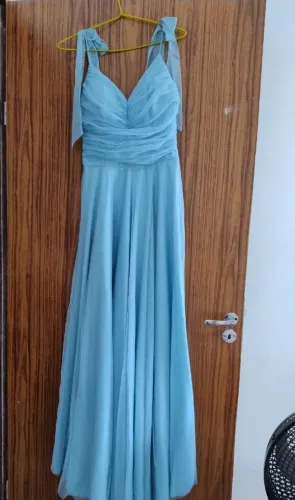 Vestido longo de festa na cor azul