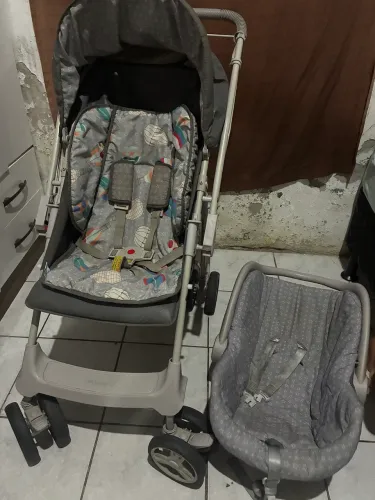 Carrinho + bebê conforto 
