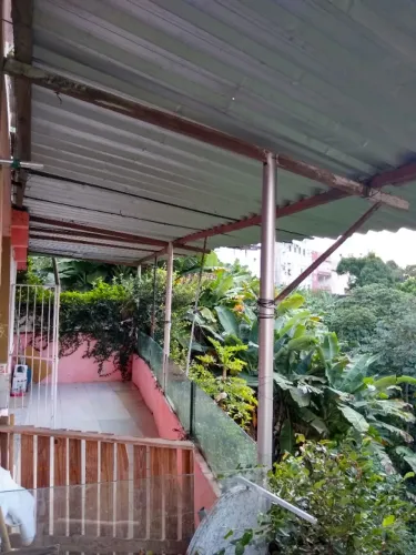 Casa 1 quarto, ampla, com área de serviço e varanda