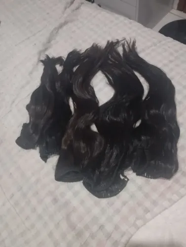 Cabelo humano medindo 2 palmos de mão