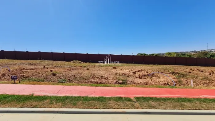 Jardins Versalhes - Lote com 237,07 m² - Lote Quitado R$ 249.900,00