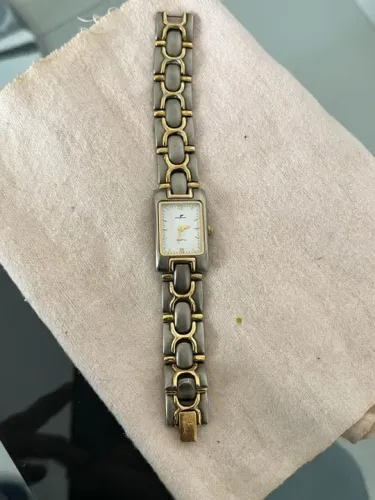 Relógio Feminino Water Proof Raro e exclusivo