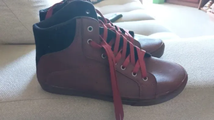 Tenis Moca Vermelho - Tamanho 41 - Masculino - NOVO