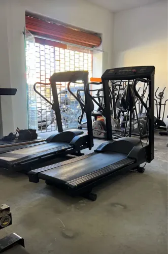 Esteiras em perfeito estado de conservação