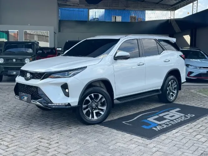 Toyota Hilux SW4 SRX Plat. 4X4 2.8 TB Die. Aut. 2024