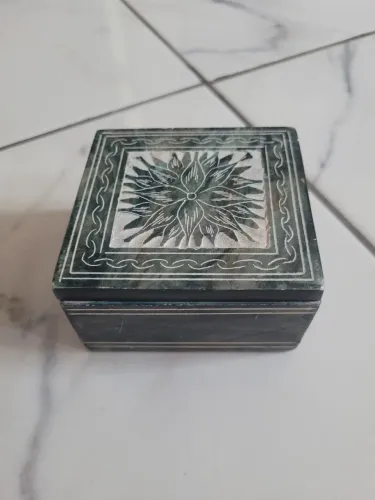 caixa decorativa pedra sabão 9x8cm