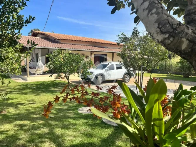 Casa a venda 4 quartos sendo 2 suítes no Condomínio Gran Village Prudente de Moraes MG / M