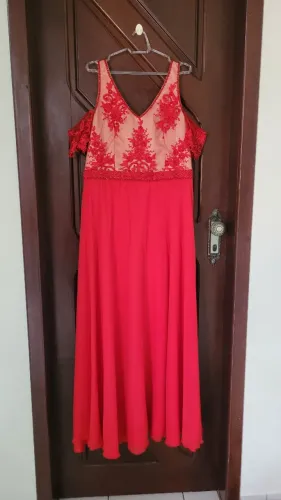 Vestido vermelho longo para festa