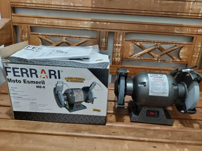 Moto Esmeril de Bancada Ferrari Me-360w/ 127/220 Valor: R$ 220,00